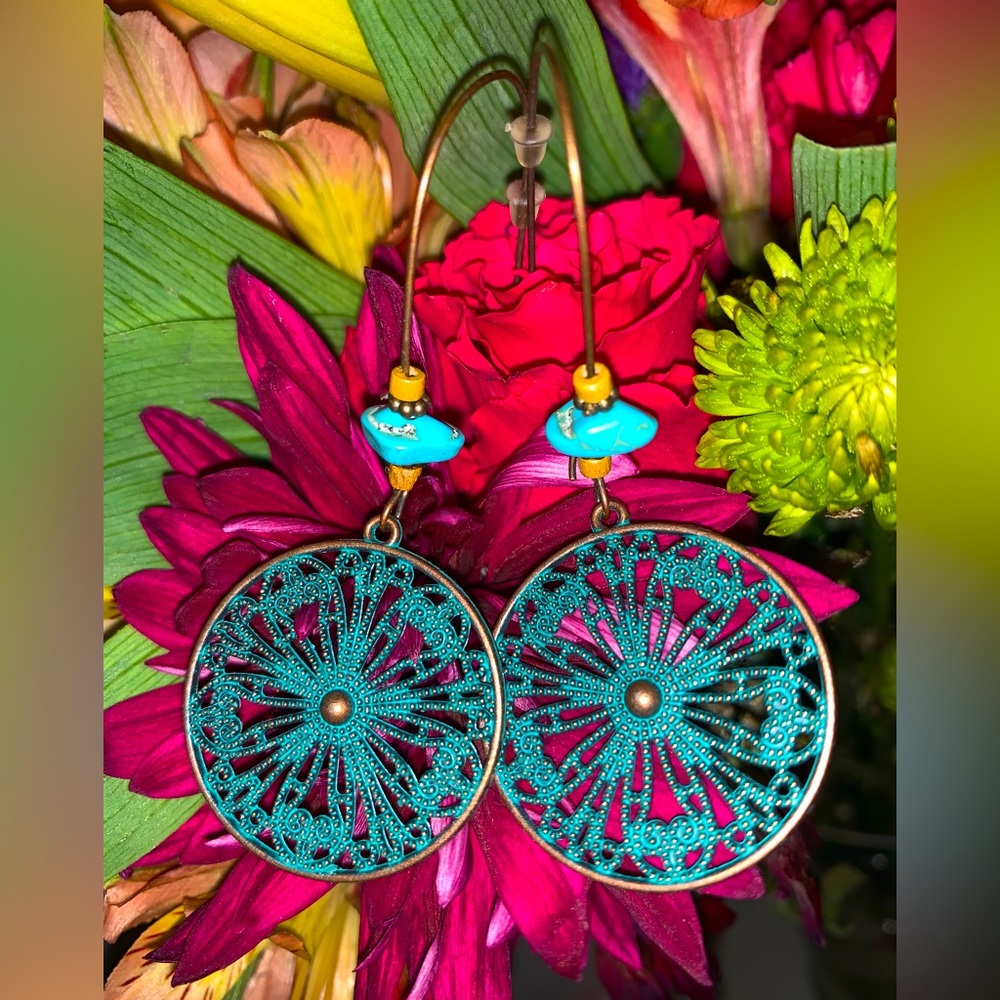 Brand New Gorgeous Turquoise Mandala-Inspired Earrings on Antique Gold 🩵